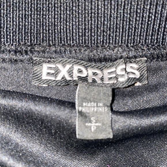 NWOT Express Gunmetal Metallic Pleated Skirt sz S - Picture 4 of 4